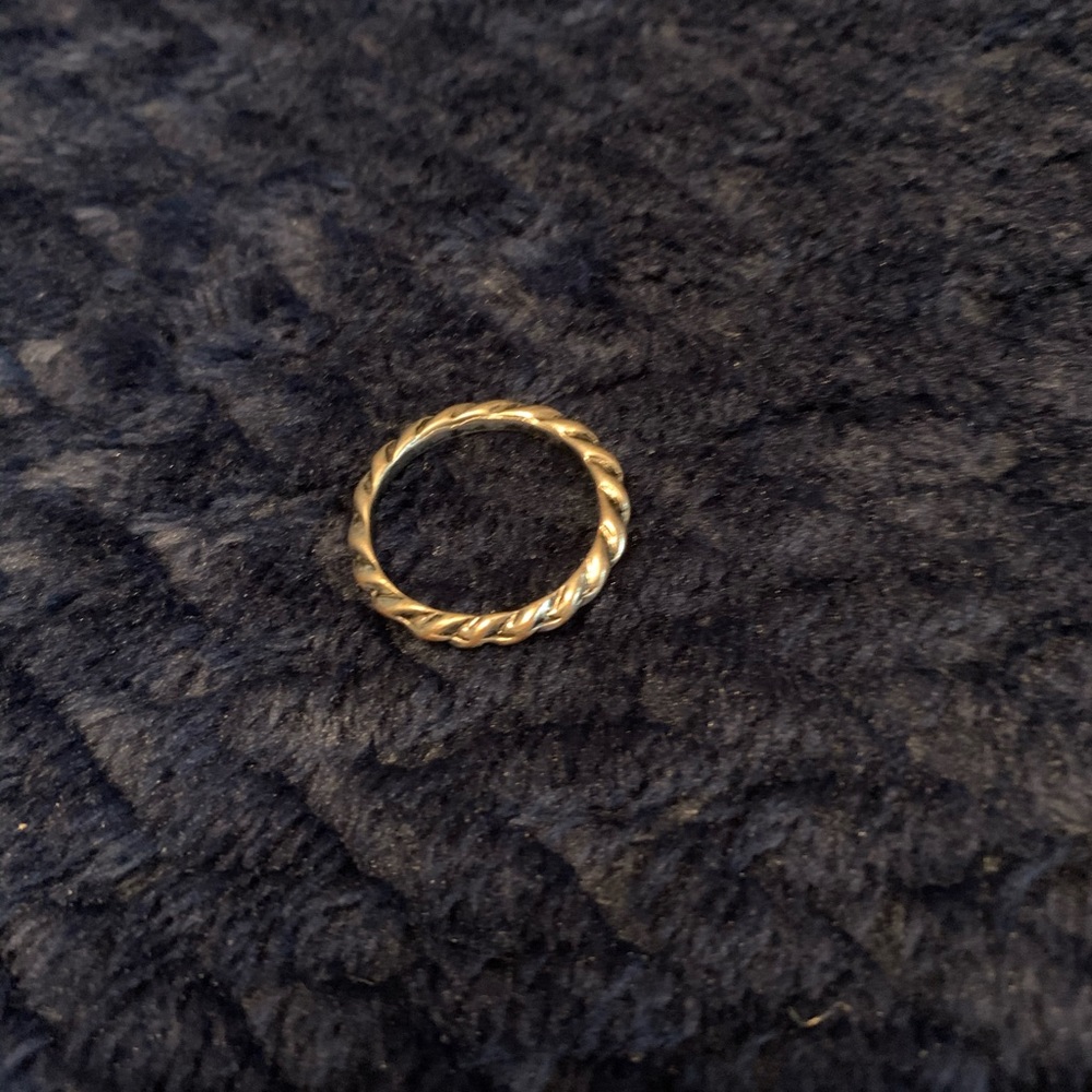 twisty pinkie ring